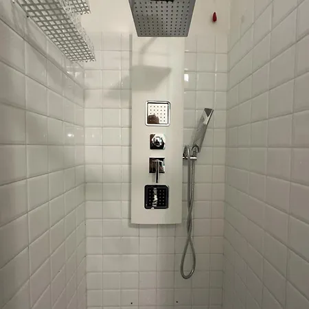 Mareluna Stylish Waterfront With Pool Near Sandy Beaches