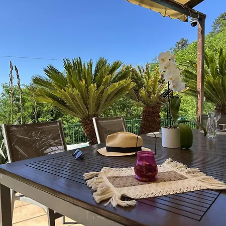 Mareluna Stylish Waterfront With Pool Near Sandy Beaches