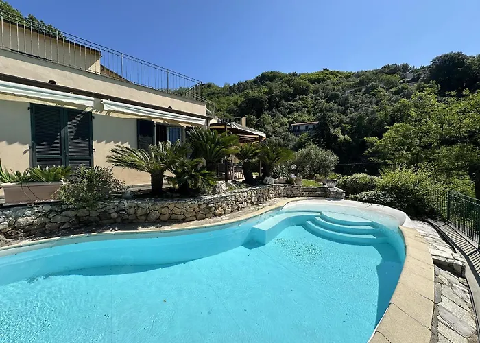 Mareluna Stylish Waterfront With Pool Near Sandy Beaches