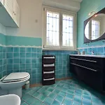 Βίλα Mareluna Stylish Waterfront With Pool Near Sandy Beaches