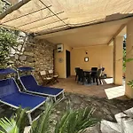 Βίλα Mareluna Stylish Waterfront With Pool Near Sandy Beaches