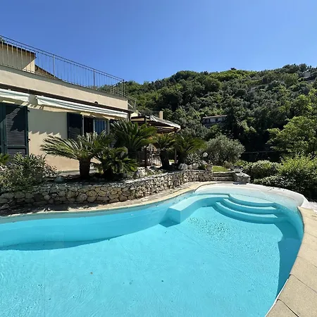 Mareluna Stylish Waterfront With Pool Near Sandy Beaches