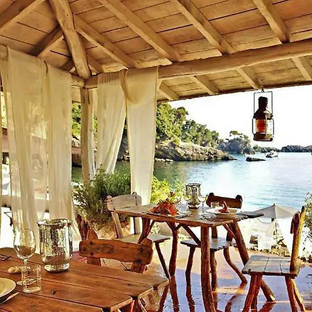 Mareluna Stylish Waterfront With Pool Near Sandy Beaches Willa *