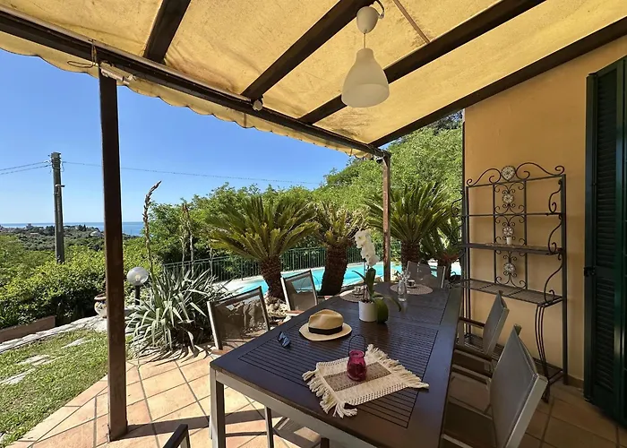 Villa Mareluna Stylish Waterfront With Pool Near Sandy Beaches San Terenzo