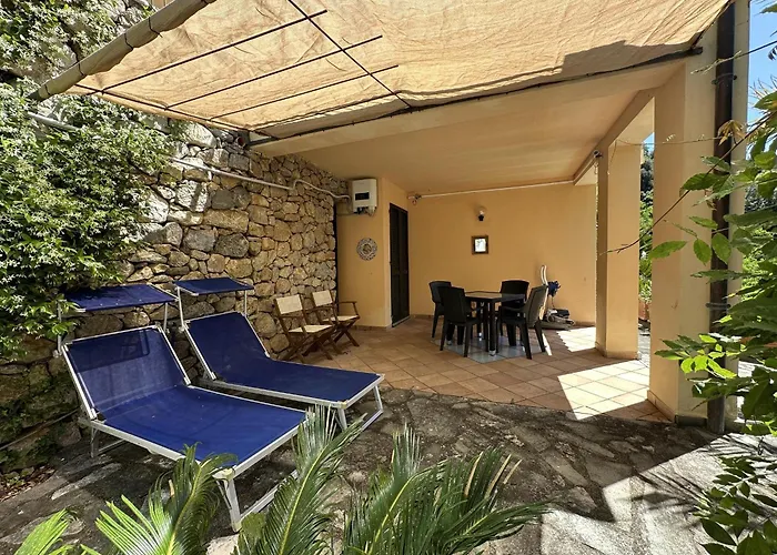 Villa Mareluna Stylish Waterfront With Pool Near Sandy Beaches